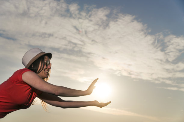 选择帮助而不是伤害。图片下载