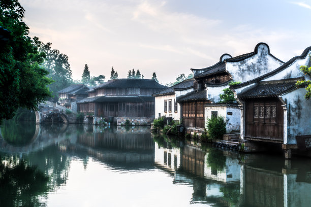 中国乌镇的雾景素材图片
