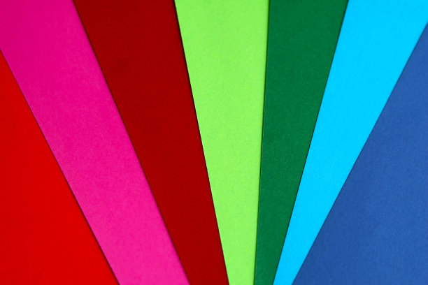 几何构图的几张鲜艳的彩色纸。适合的背景为您的设计，介绍，小册子，网页，横幅，目录，海报，书，杂志图片下载