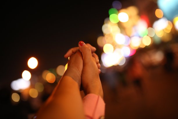 手牵手图片下载