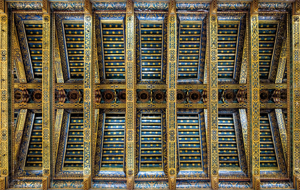 中世纪教堂天花板细节，意大利西西里岛巴勒莫Cattedrale di Monreale图片下载