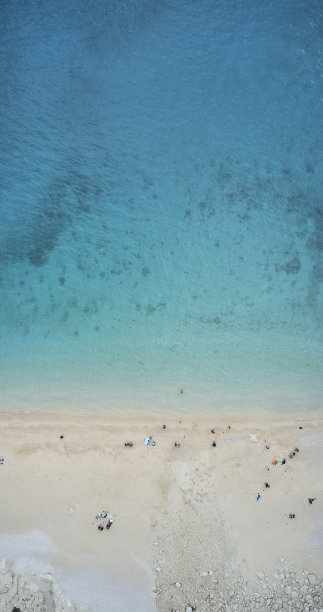 夏天海滩的鸟瞰图图片下载