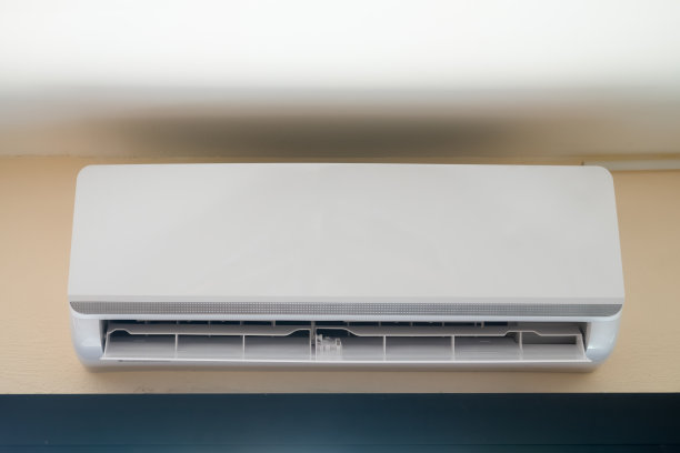 墙上的空调机在家里设置了一个新的空调机图片下载