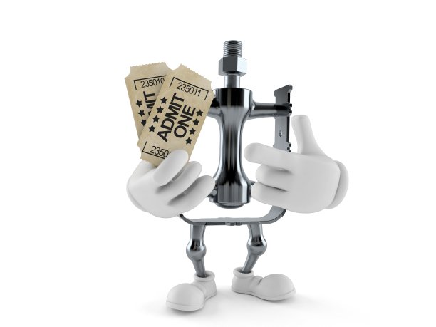 自行车踏板人物持票图片下载