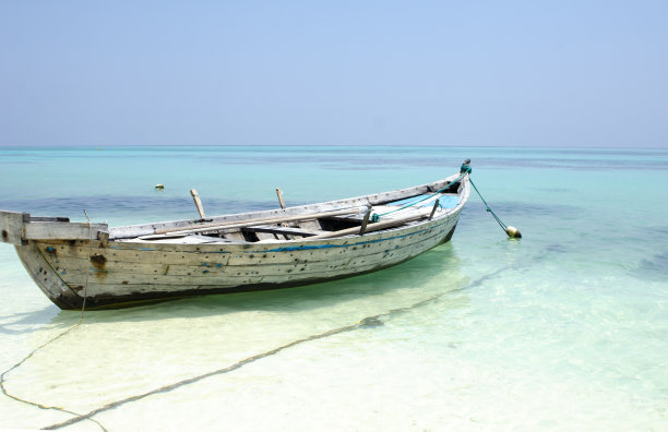在海边的小船。渔船照片。图片下载