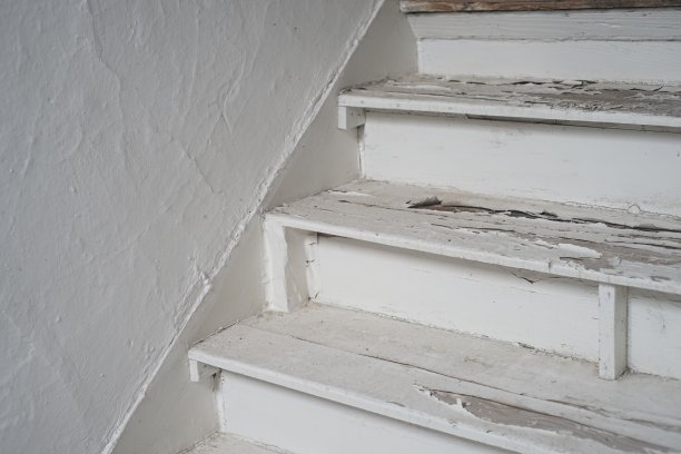 陈旧的木楼梯图片下载