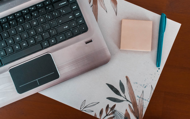 创造性的工作空间-家庭办公室图片下载