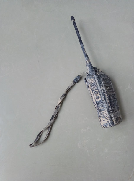 肮脏的对讲机。图片下载