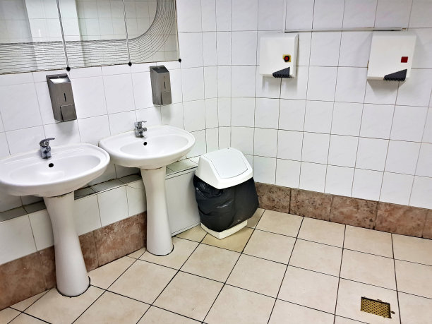 公共厕所的内部图片下载