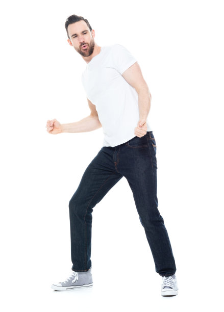 男人跳舞图片下载