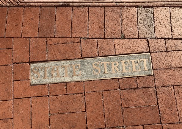 加州圣巴巴拉道。参观圣芭芭拉分校。图片下载