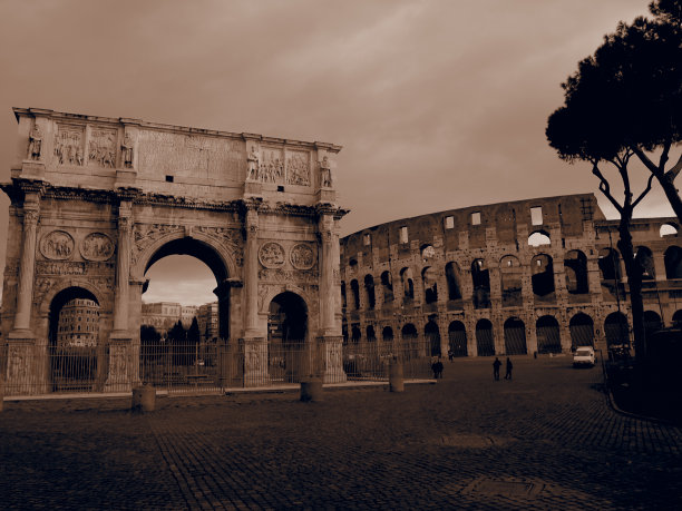 君士坦丁拱门和罗马斗兽场图片下载