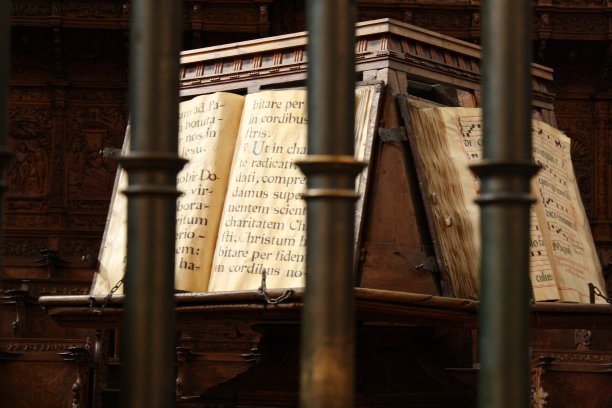 古老的宗教经文图片下载