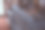 一个古董书架上手绘瓷砖的特写照片。图片下载