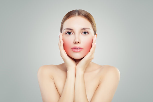 美丽的女性的脸。不幸的女人牙痛图片下载