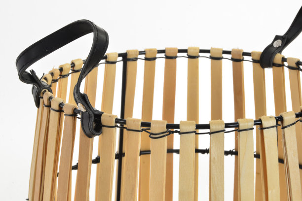 一套2竹篮子与处理阿斯旺，一套2金属和木材篮子图片下载