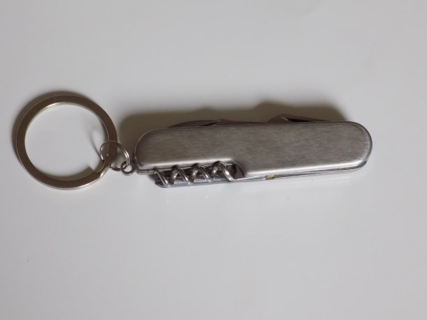 口袋刀在白色的背景图片下载