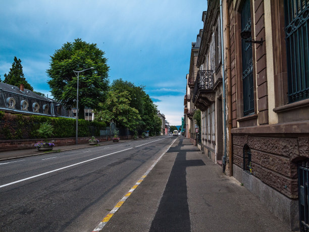 科尔马空荡荡的街道图片下载