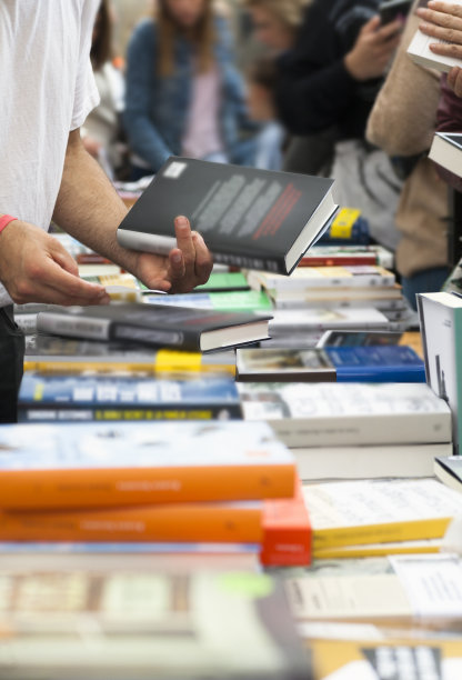 街头书摊，图书日图片下载