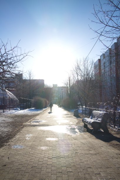 城市在春天的早晨图片下载