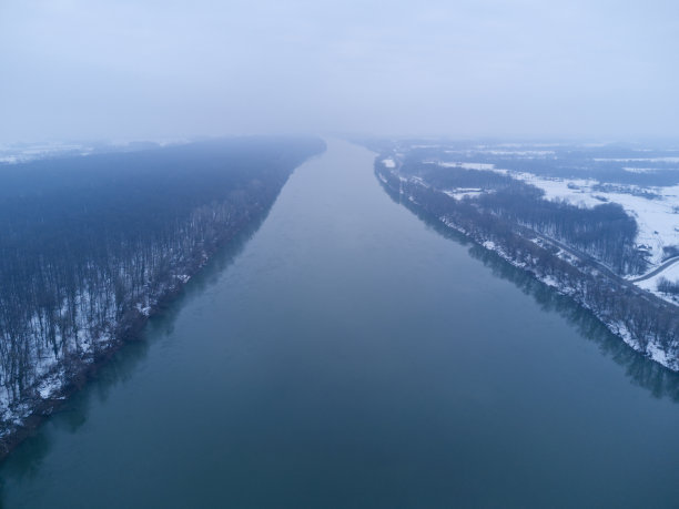 冬天的萨瓦河图片下载