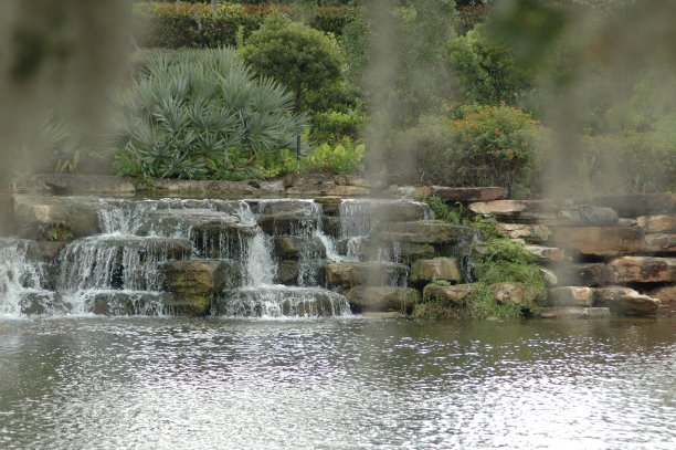 远处的瀑布图片下载