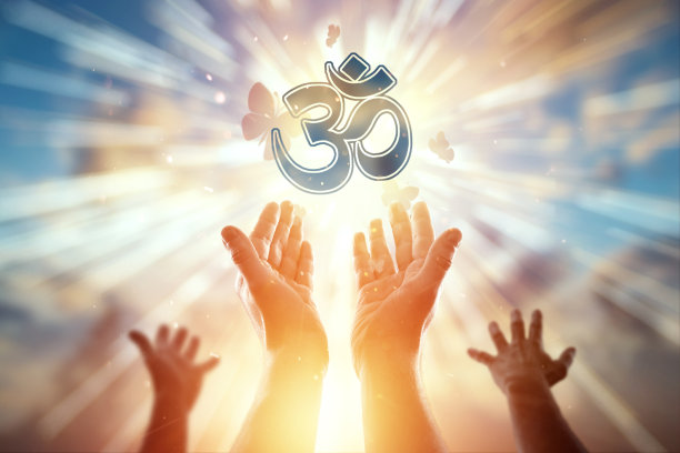 手的特写背景印度教的象征，祈祷。宗教的概念，希望，信仰，自由的象征。图片下载