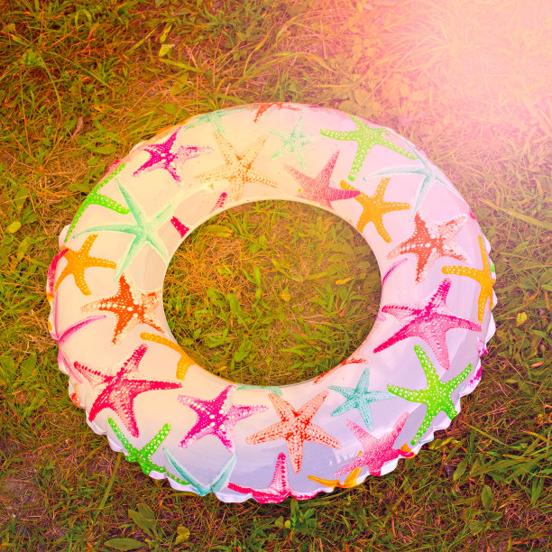 儿童游泳救生圈。图片下载