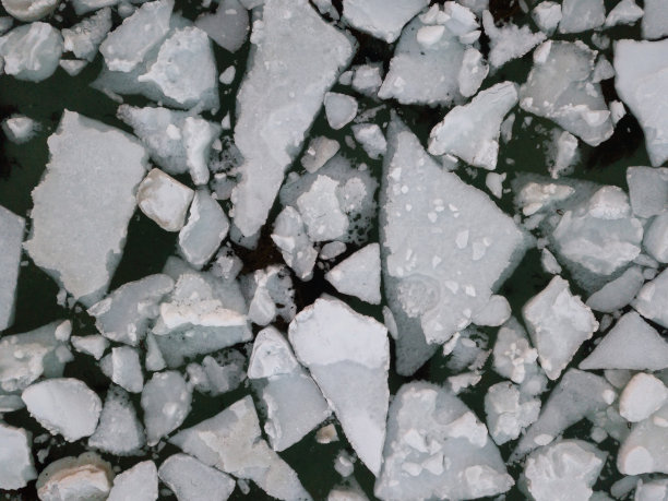 无人机俯瞰罗浮敦群岛的全景。顶视图图片在日落。冬季风景与著名的北欧风景在挪威，斯堪的纳维亚图片下载