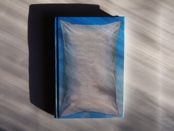 漂亮的封面艺术书。图片下载