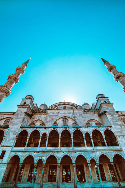 美丽的前低角度的圣索菲亚大教堂在伊斯坦布尔，土耳其图片下载