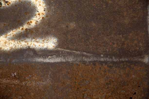 饱经风霜的铁/枯燥乏味的钢图片下载