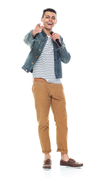 高大英俊的非裔美国男性图片下载