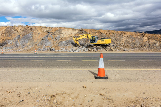 以锥体为界的道路之延展及维修图片下载