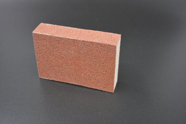 棕色波纹硬毛巾用于洗钢物体，握茶壶，完美地去除表面的胶水，在日常生活和厨房的经济效果。图片下载