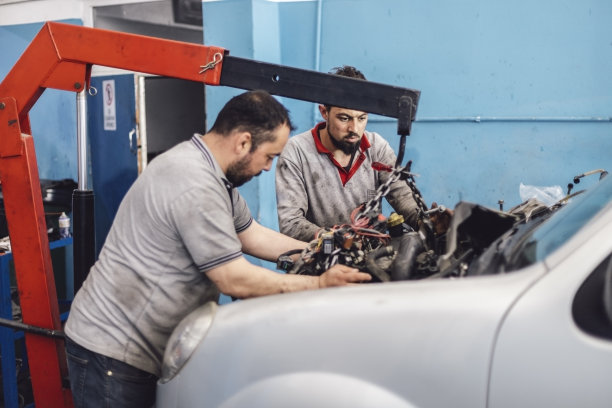 用起重机维修汽车图片下载