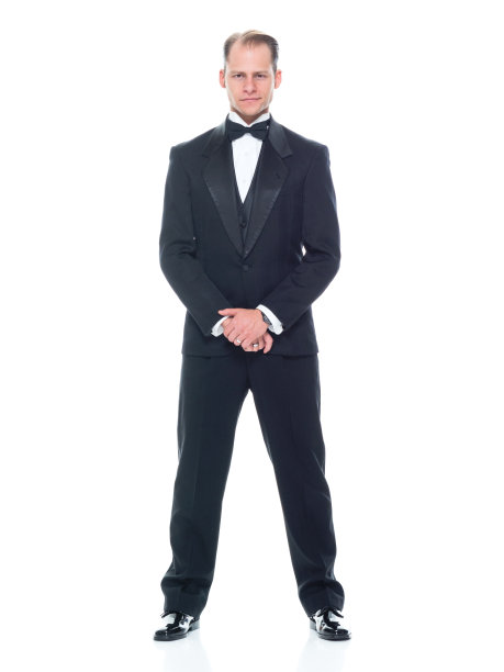 穿着燕尾服的帅哥图片下载
