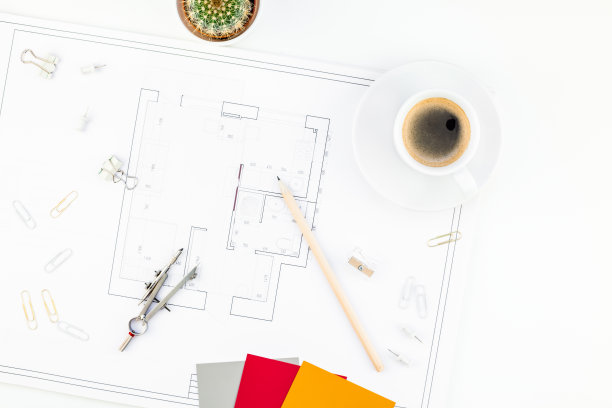 室内设计师桌子工作场所与房子的计划图片下载