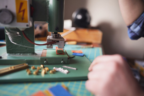 小片皮革加工图片下载