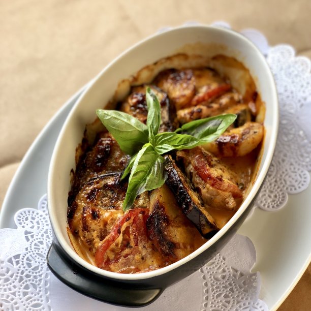 烤杂烩配蔬菜图片下载