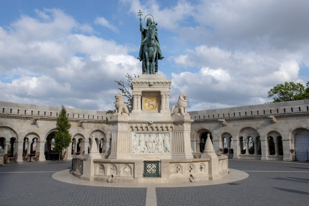 渔夫的堡垒-圣史蒂文布达佩斯雕像-匈牙利图片下载