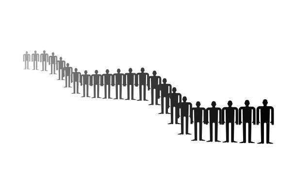 排队的人孤立无援。许多人排着长队。图片下载