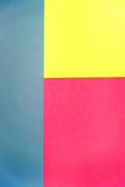 蓝色、粉红色和黄色鲜艳的彩色纸几何平铺背景。色彩柔和的最小几何形状和线条。图片下载