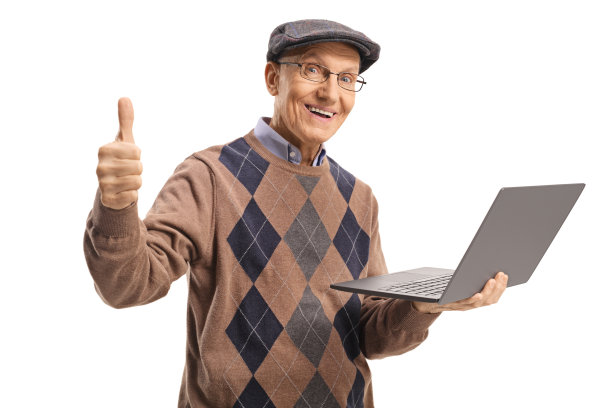 一位老人拿着一台笔记本电脑，竖起大拇指图片下载