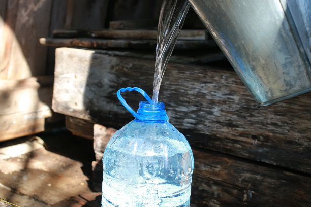 从井里打水图片下载