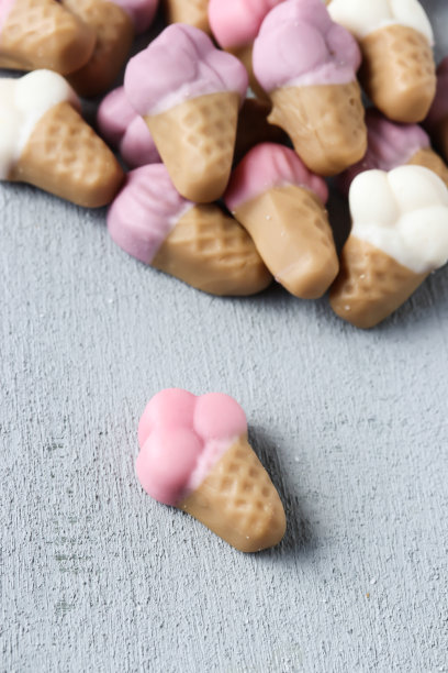 果冻冰淇淋形状的糖果图片下载