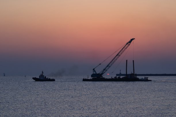 《破晓》图片下载