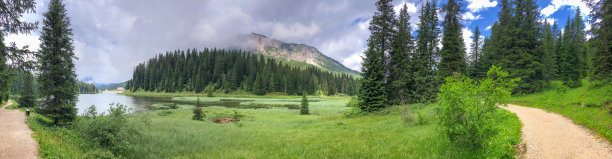 美丽的阿尔卑斯湖全景图片下载