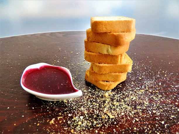 卢克斯和蓝莓的木材背景。安装图片下载