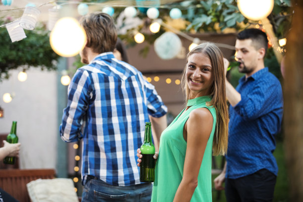 夏季户外聚会图片下载